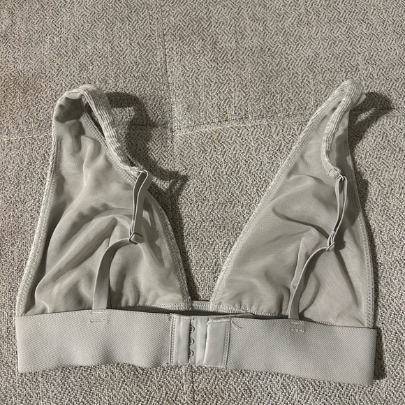 SKIMS Light Gray Ribbed Bralette - Picture 3 of 4